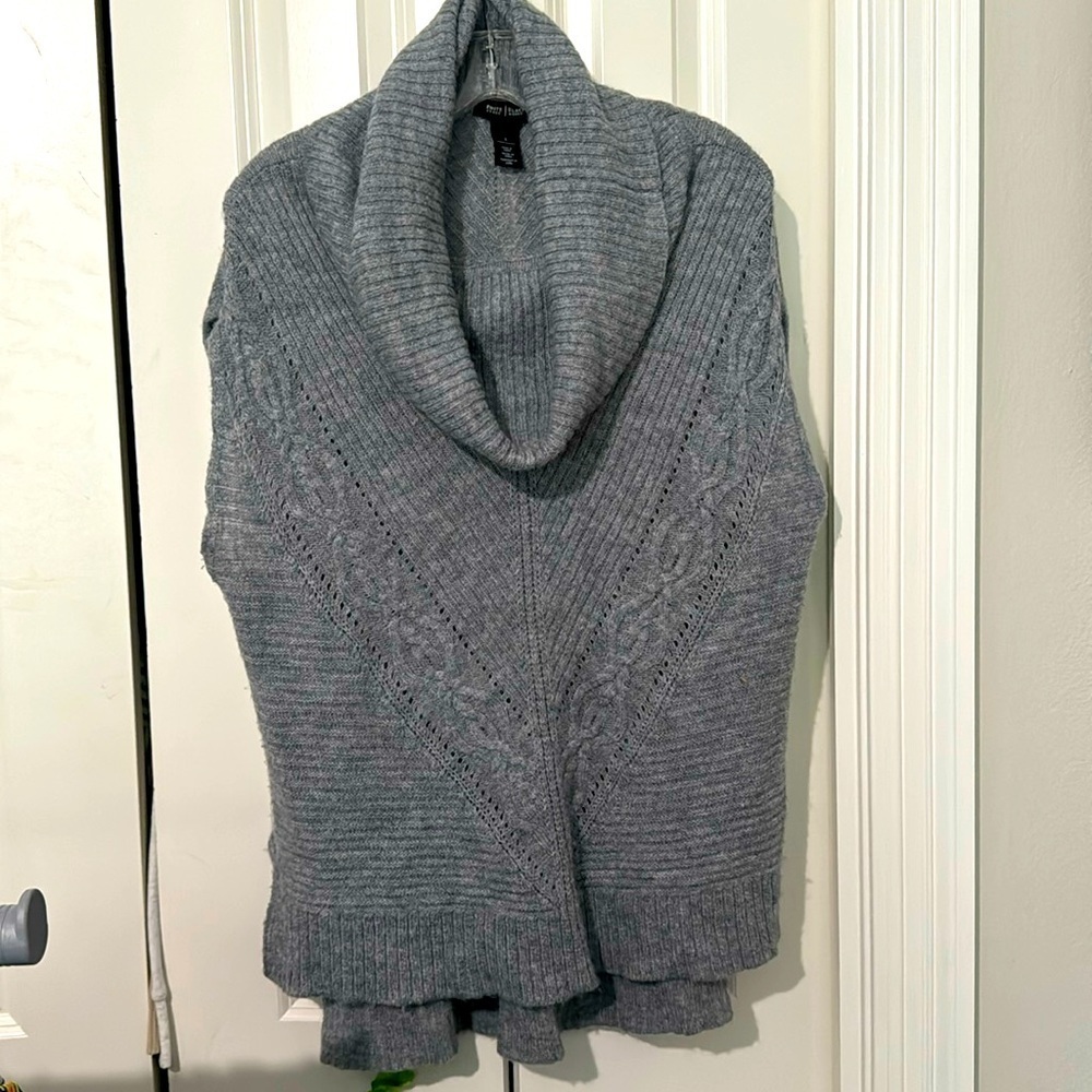 White House black market grey sweater sleeveless top. Size small